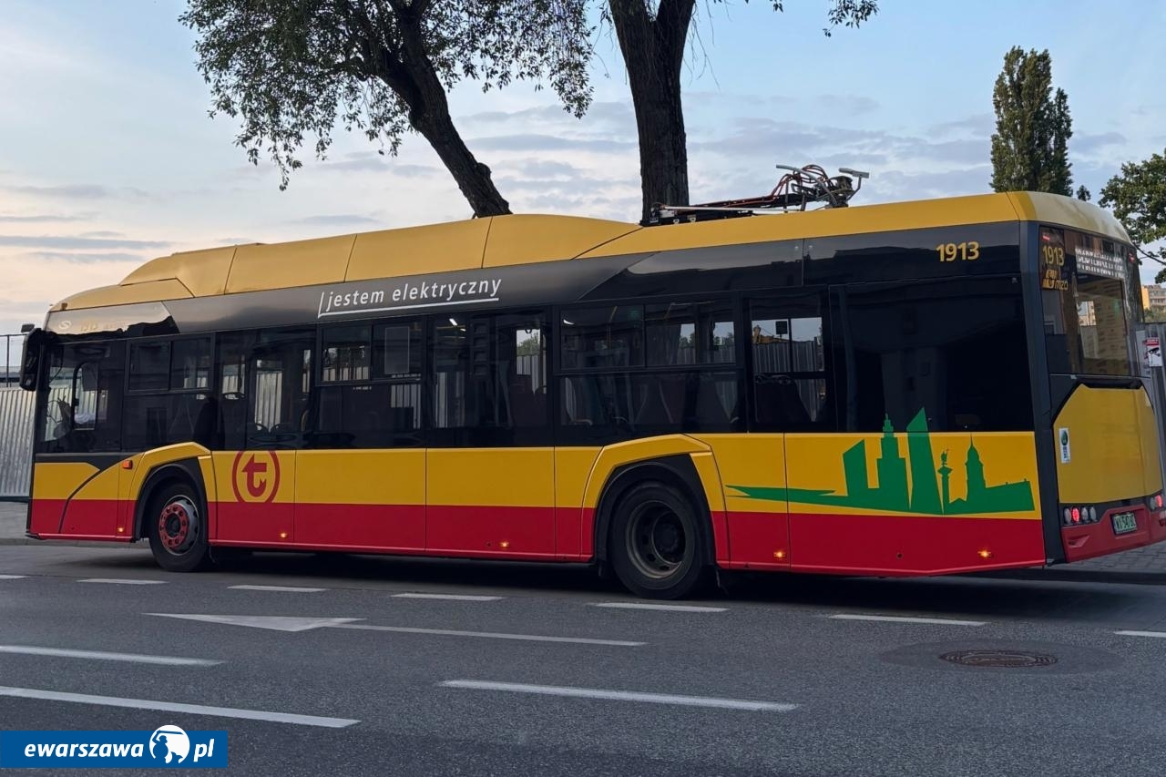autobus w Warszawie | fot. Bartosz Pańczyk