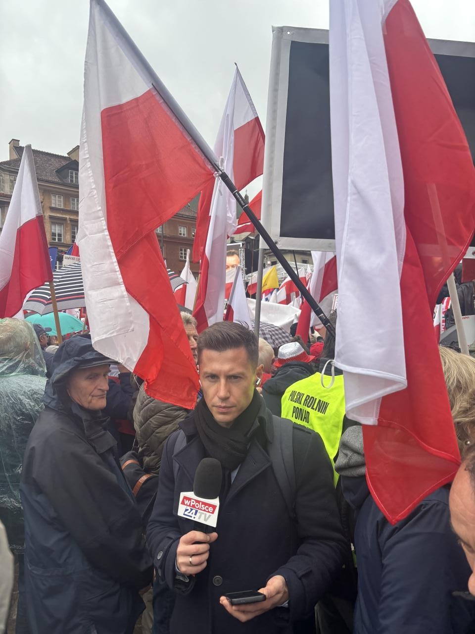 demonstracja Prawa i Sprawiedliwości na Placu Zamkowym | fot. Bartosz Pańczyk