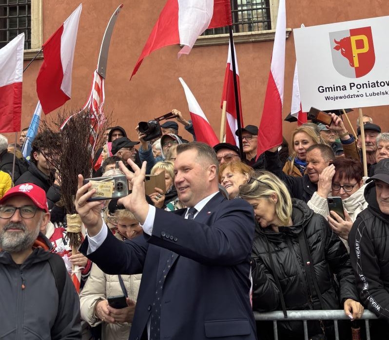 demonstracja Prawa i Sprawiedliwości na Placu Zamkowym | fot. Bartosz Pańczyk