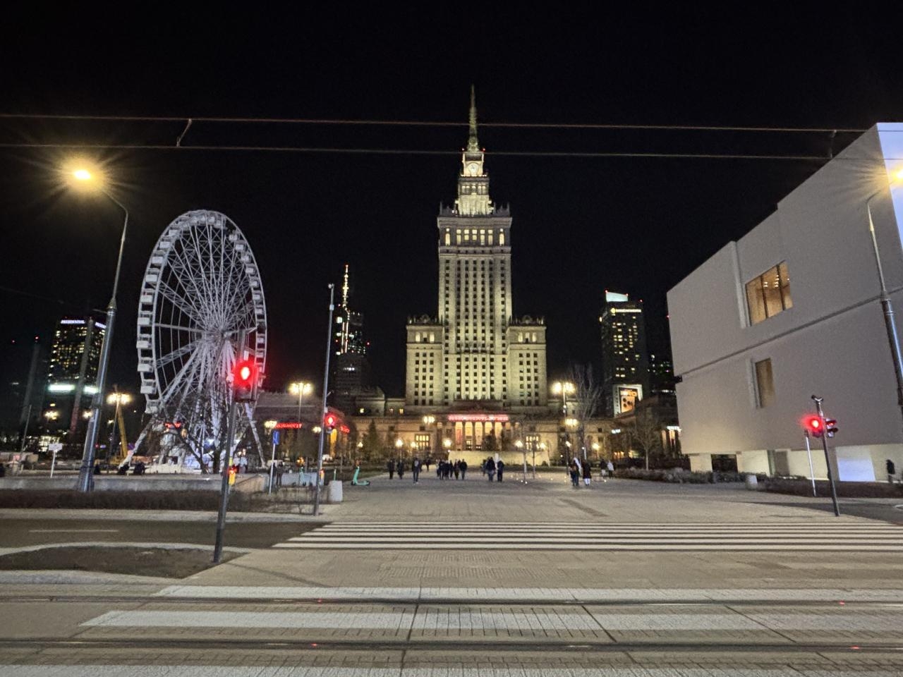 diabelski młyn pod Pałacem Kultury i Nauki | fot. Bartosz Pańczyk