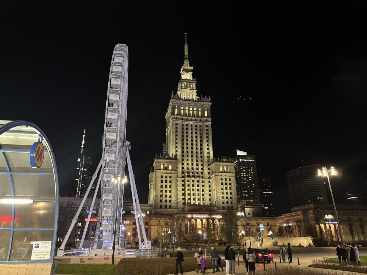 diabelski młyn pod Pałacem Kultury i Nauki | fot. Bartosz Pańczyk