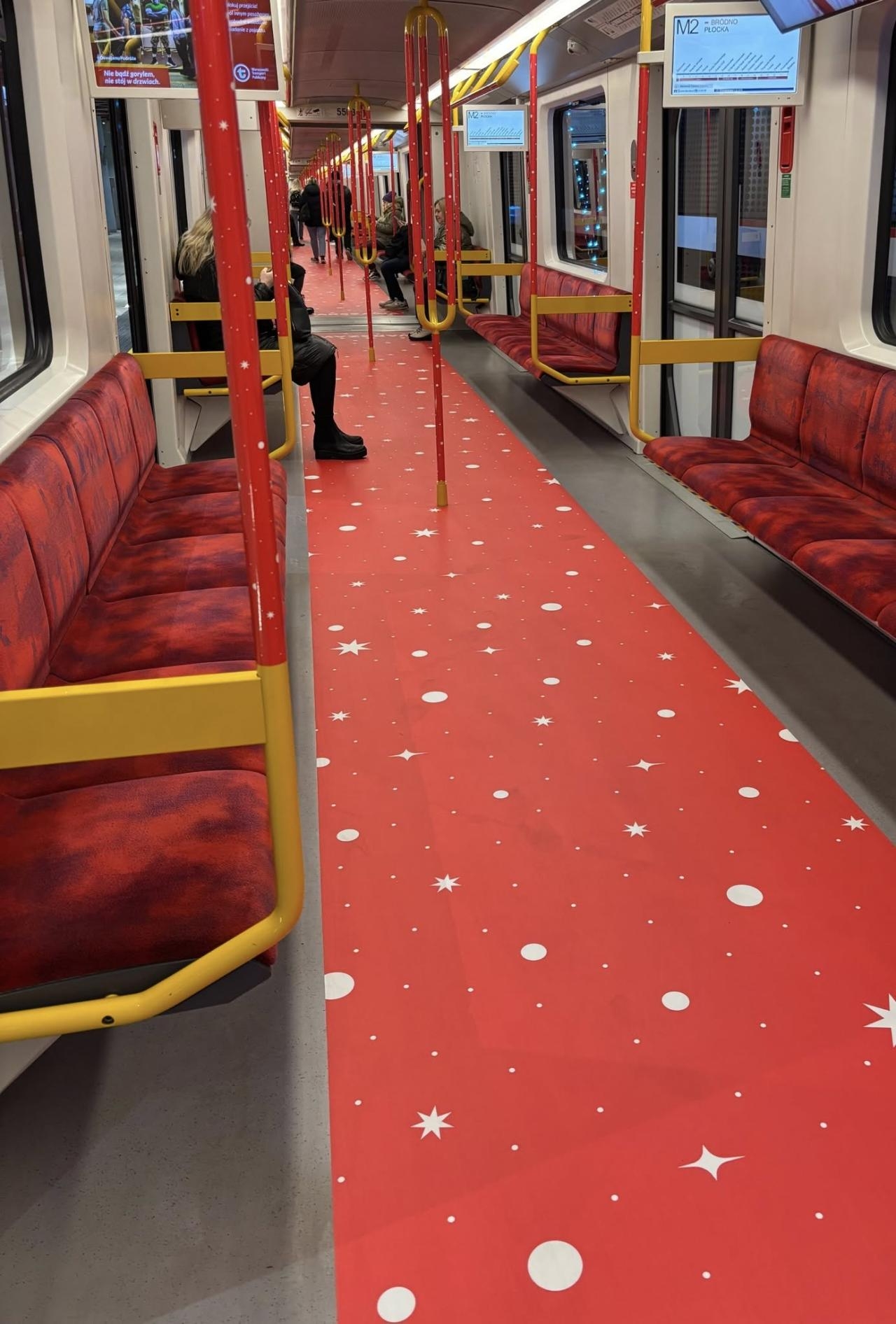 świąteczne metro w Warszawie | fot. Metro Warszawskie