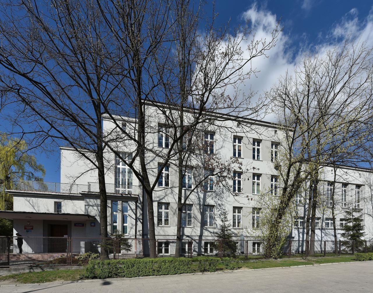 VII Liceum Ogólnokształcące im. Juliusza Słowackiego w Warszawie | fot. Autorstwa Adrian Grycuk - Praca własna, CC BY-SA 3.0 pl, https://commons.wikimedia.org/w/index.php?curid=61340049