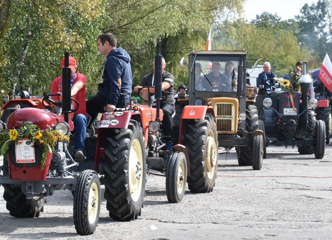 zlot zabytkowych traktorów w Warszawie | fot. https://www.facebook.com/dzielnicaursus