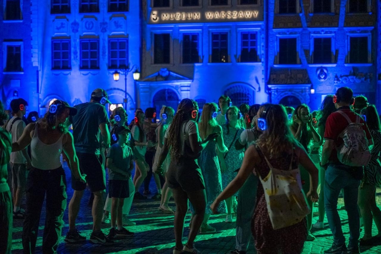 silent disco na 73. urodzinach Starówki w Warszawie | fot. Miasto Stołeczne Warszawa