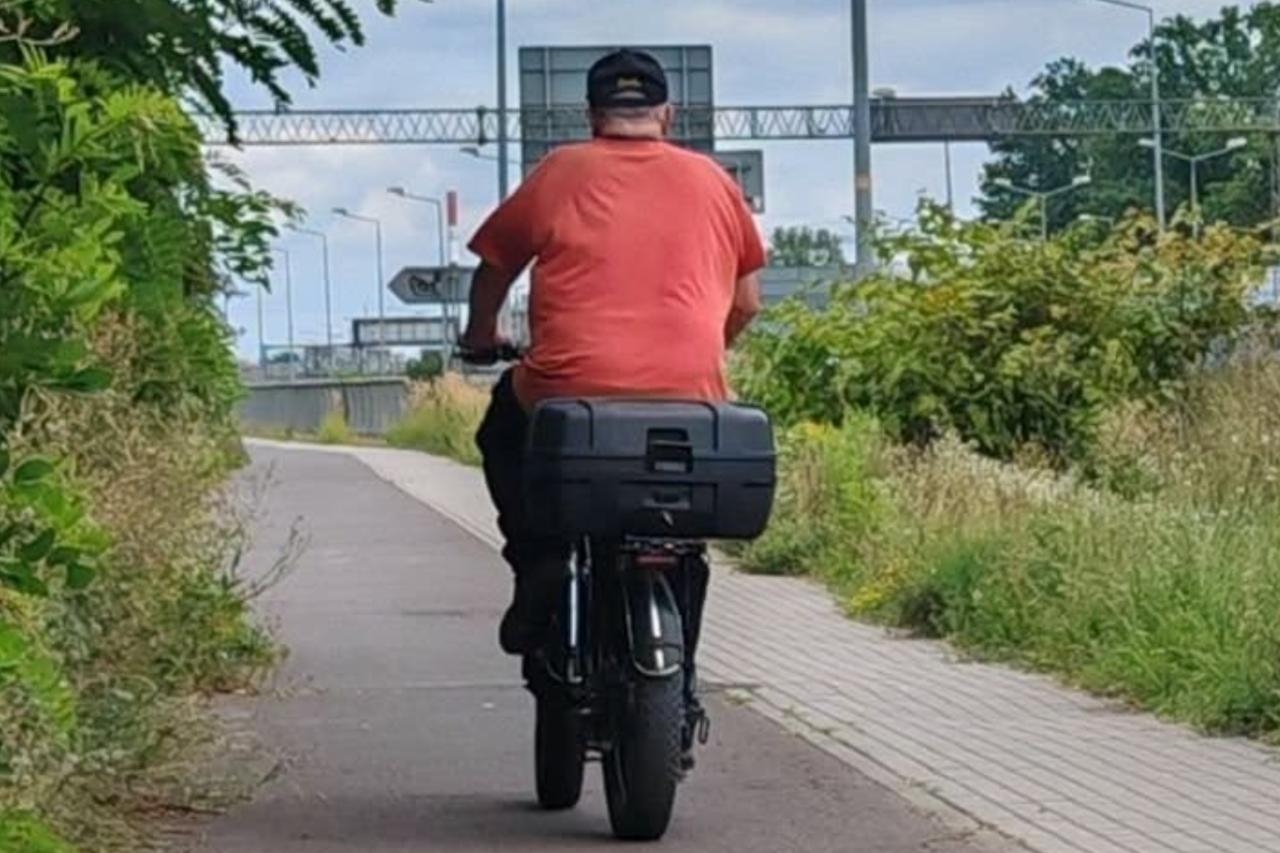 poszukiwany sprawca wypadku, który potrącił kobietę w Warszawie | fot. Marcin M./facebook