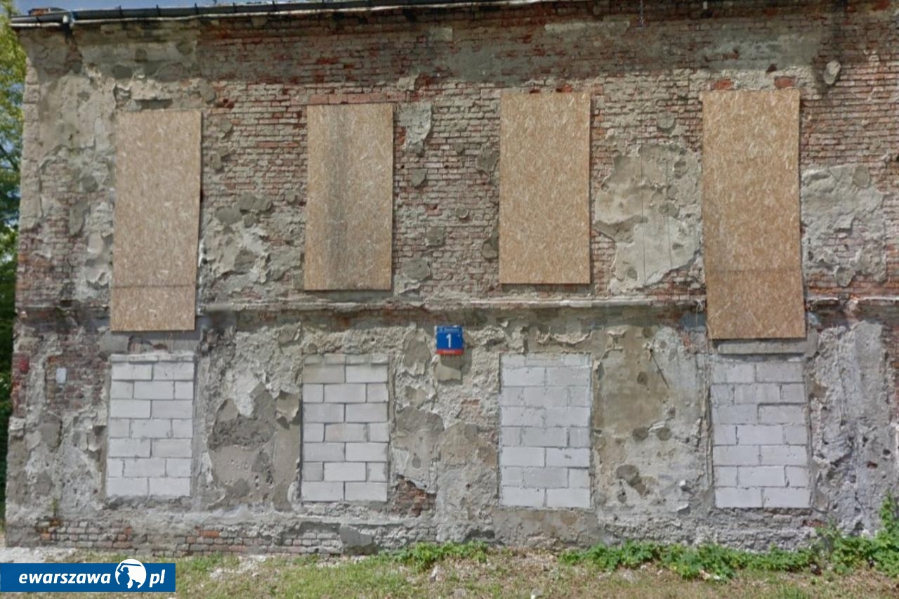 pustostan przy ul. Okuniewskiej 1 | fot. google stret view