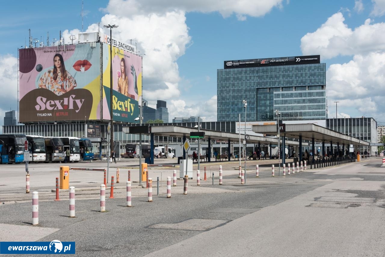 Dworzec autobusowy Warszawa Zachodnia | fot. Autorstwa Adrian Grycuk - Praca własna, CC BY-SA 3.0 pl, https://commons.wikimedia.org/w/index.php?curid=116242482