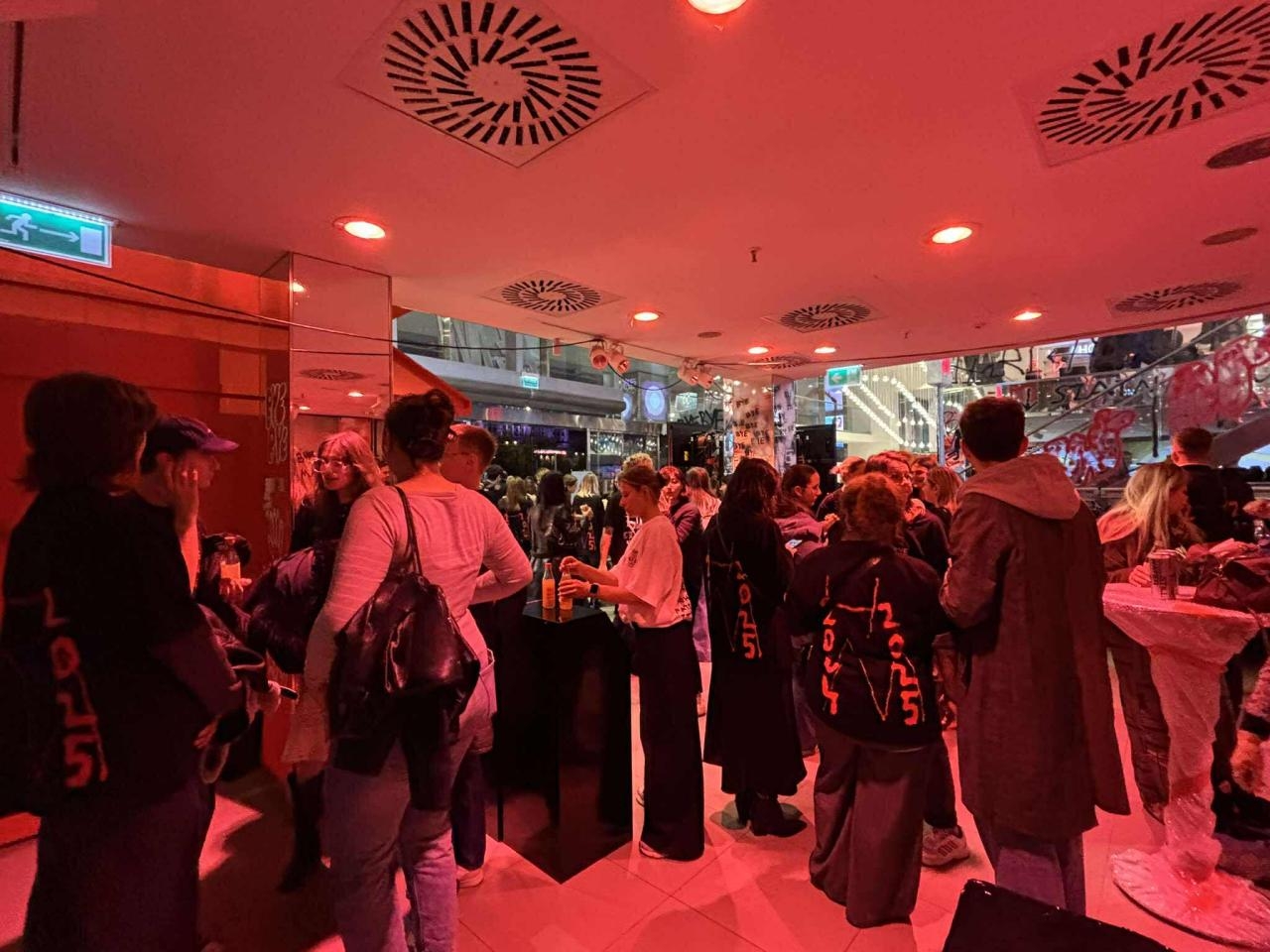 pożegnalna impreza H&M'u przy Marszałkowskiej w Warszawie | fot. Bartosz Pańczyk