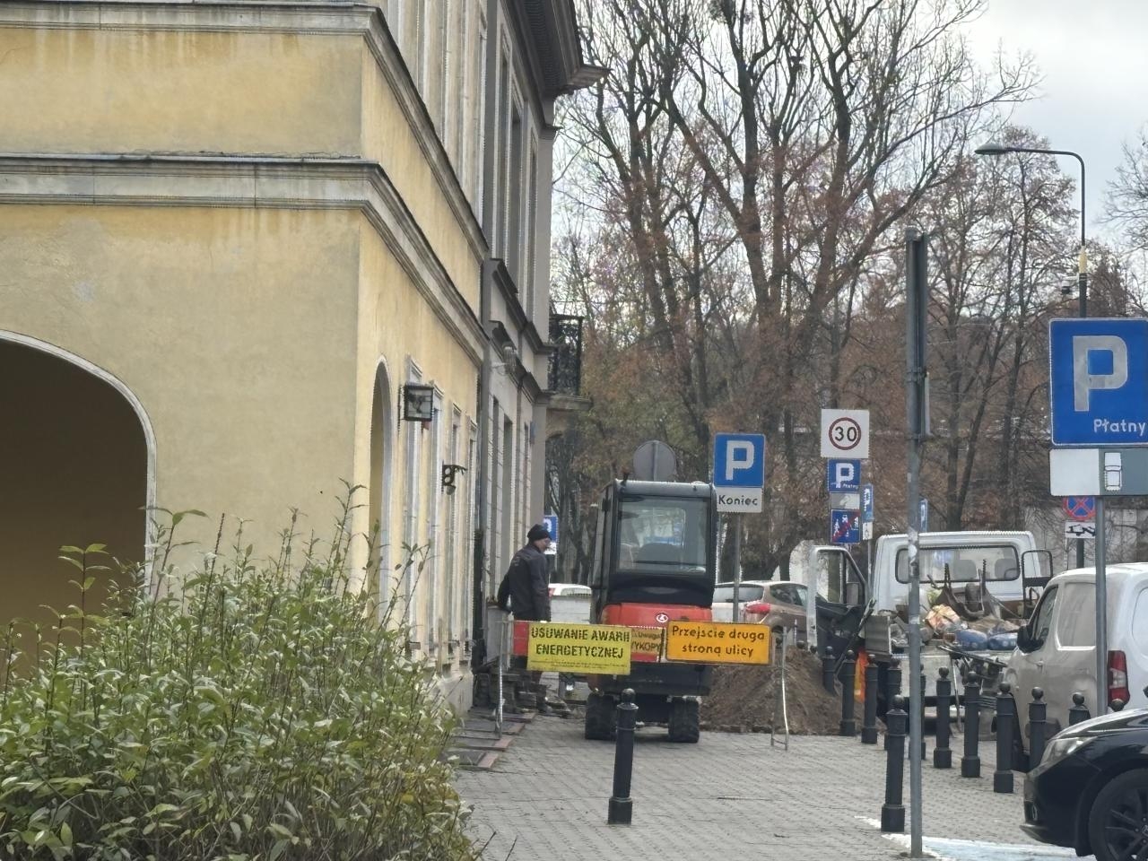 Awaria energetyczna przy ul. Sowiej w Warszawie | fot. Bartosz Pańczyk