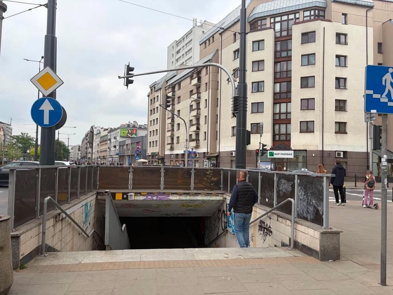przejście podziemne przy ul. Targowej w Warszawie | fot. Bartosz Pańczyk